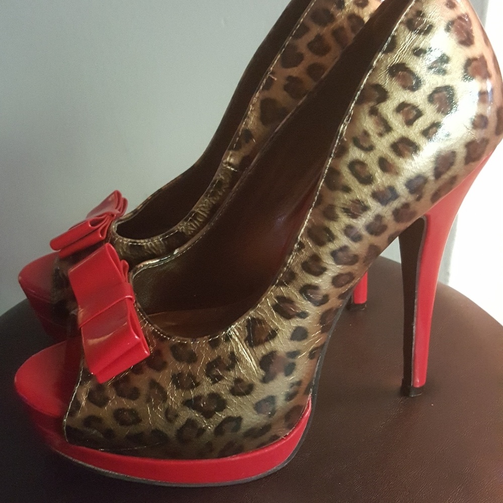 Shoe - Picture 3 of 4